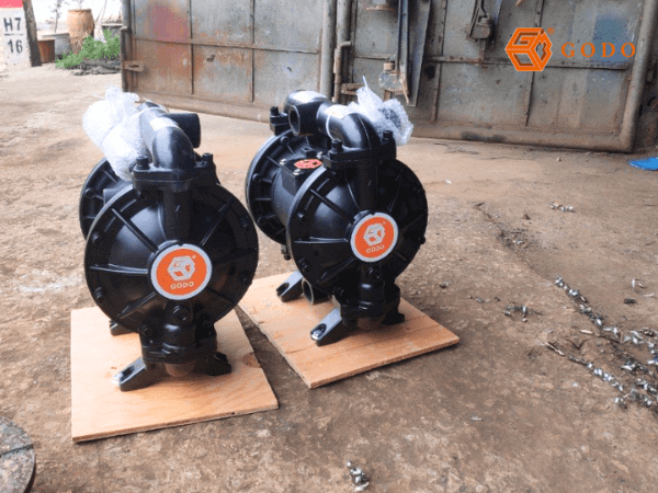 Máy bơm màng gốm sứ GODO