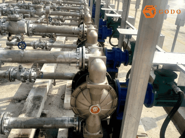 May bom mang thuong hieu GODO 4