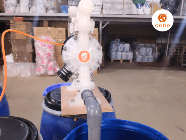 Máy bơm màng hóa chất thùng phuy (1)