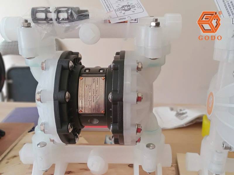 Bật mí những điều bạn chưa biết về bơm dung môi 5 bơm dung môi