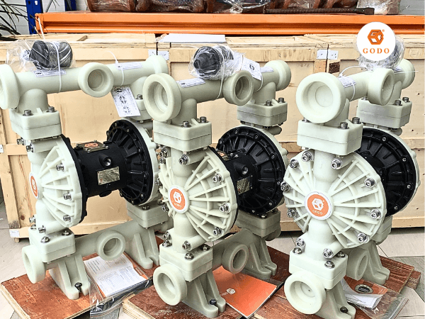 May bom axit thuong hieu GODO