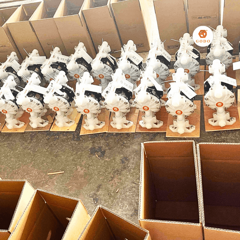 Máy bơm hóa chất tự mồi GODO