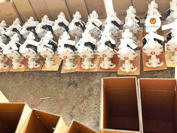 May bom hoa chat tu moi GODO 2