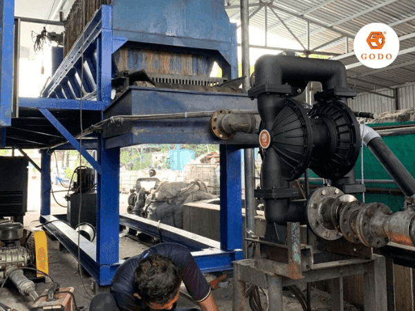 May bom nuoc thai cong suat nho GODO 5