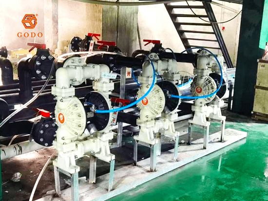 Máy bơm màng GODO trong sản xuất gốm sứ 11 Bơm màng trong ngành gốm sứ và bơm bùn sệt
