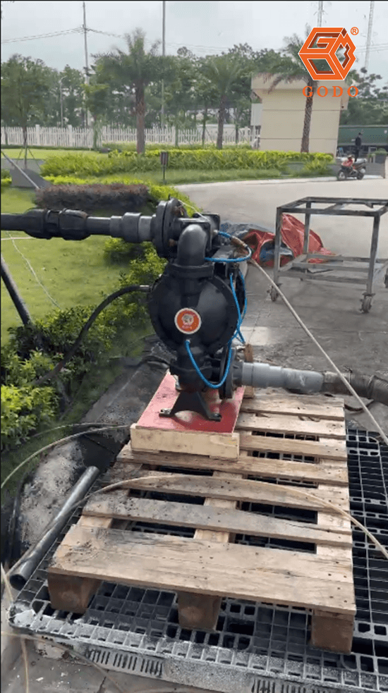 Bơm bột than hoạt tính bằng máy bơm bột bằng khí nén 3 máy bơm bột than hoạt tính