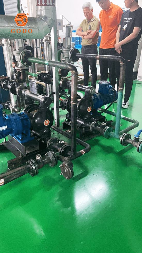 Chạy thử máy bơm màng điện thân gang