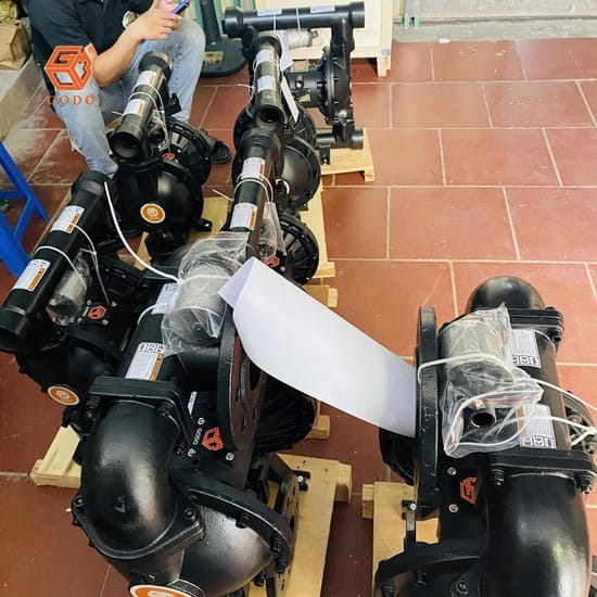 Máy bơm màng khí nén GODO đang bàn giao cho khách hàng