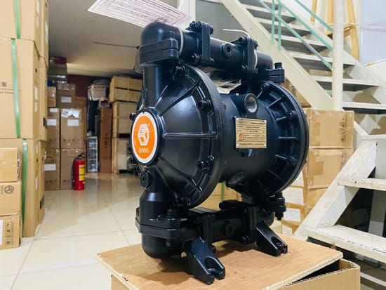 Bơm màng khí nén