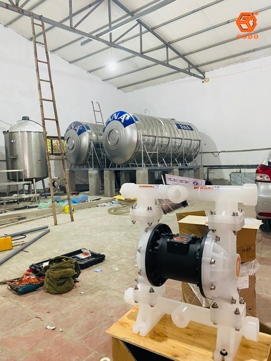 Giá bơm màng bao nhiêu