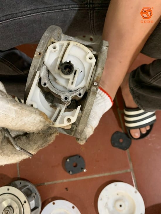 Những lỗi thường gặp khi sử dụng bơm màng khí nén