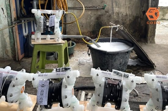 Bơm Màng Để Sục Rửa Điều Hòa Ô Tô