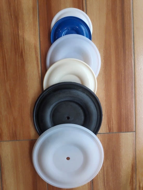 Phân loại máy bơm màng theo chất liệu màng bơm