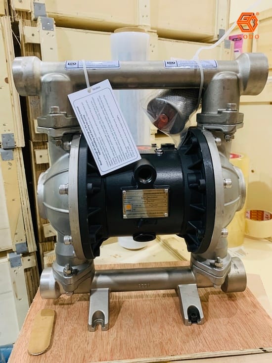 Bơm màng thân Inox